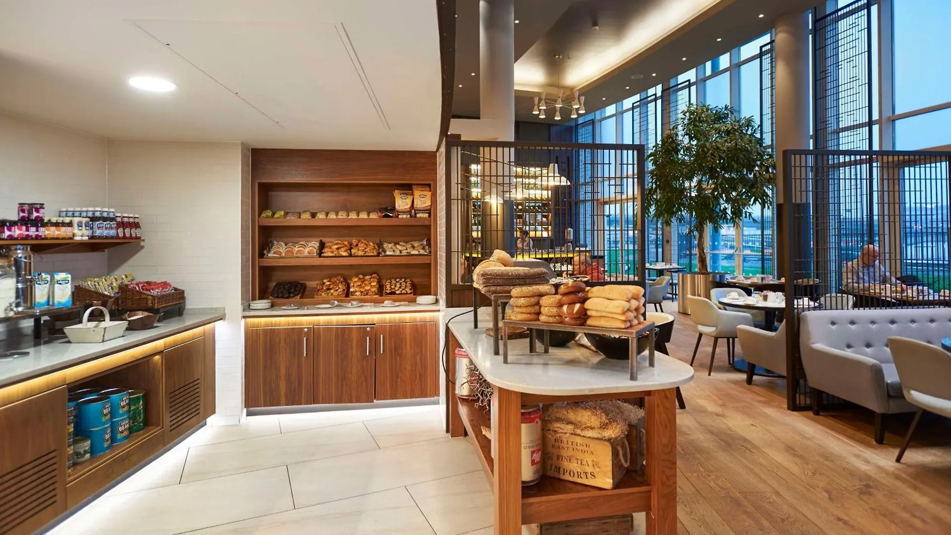 ****  מלון Doubletree By Hilton London Excel בריטניה